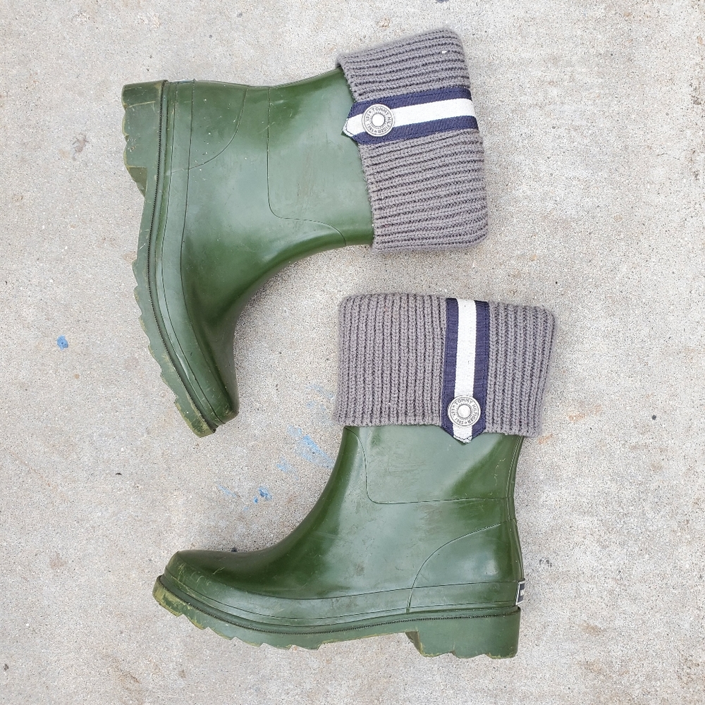 Tommy Hilfiger rain boots size 6